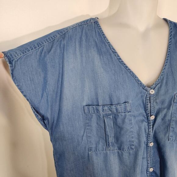 Maurices Top Womens Chambray Large Blue Button Front V Neck Pockets Short Sleeve - Picture 7 of 10